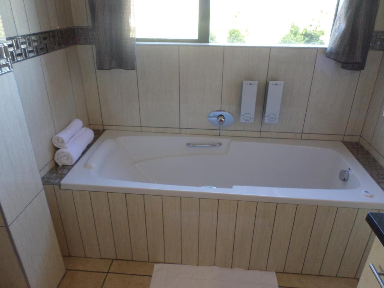 The Links Guest House Pretoria Bagian luar foto