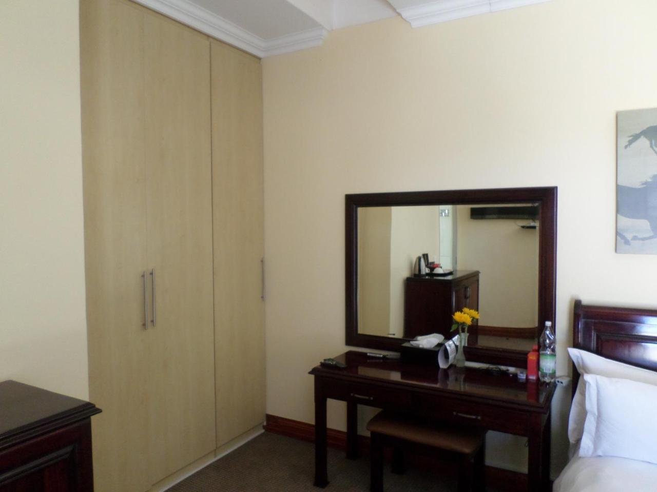 The Links Guest House Pretoria Bagian luar foto